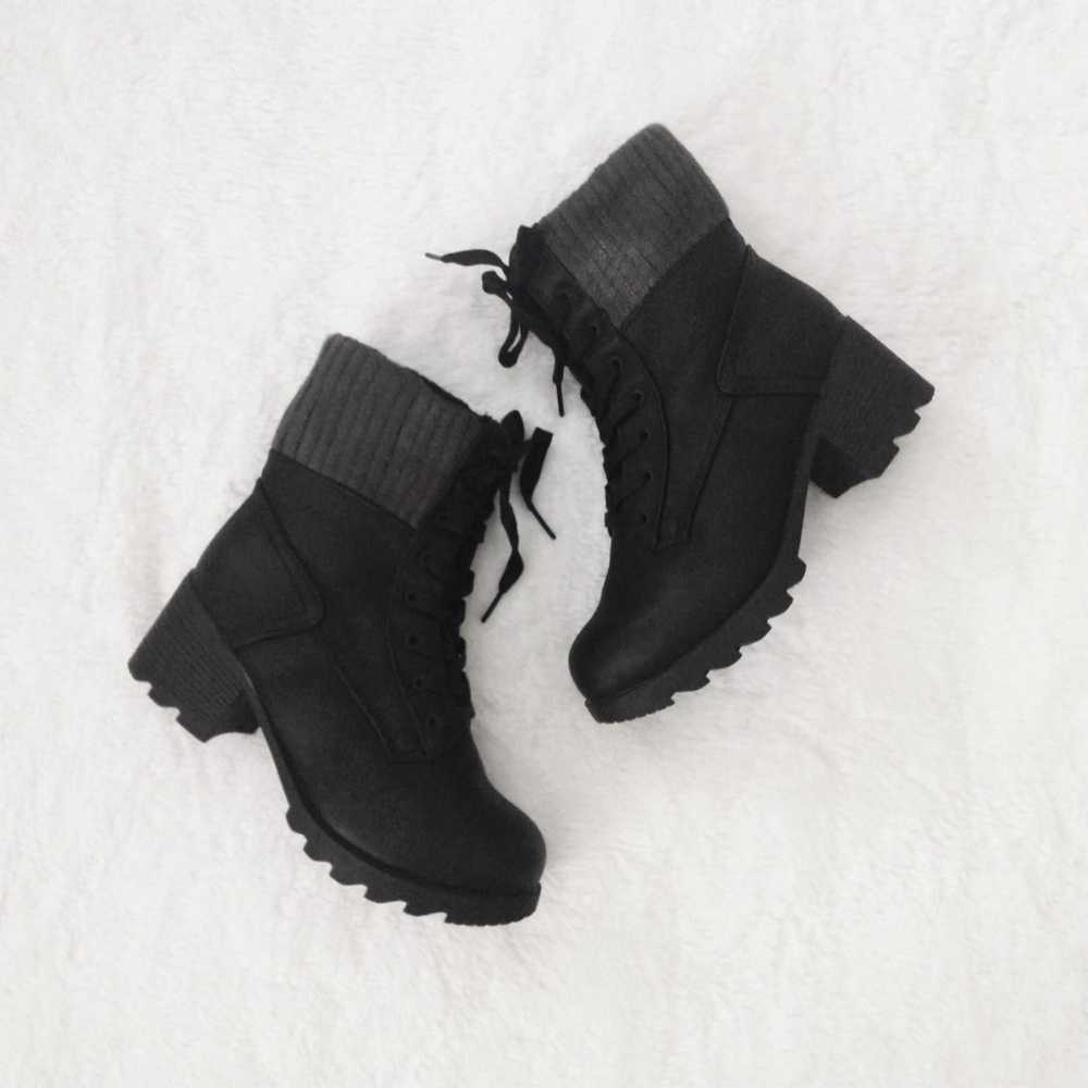 Bearpaw Moira Black Ankle Boot